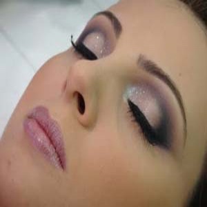 290546 0202020 300x300 Curso de maquiagem profissional: onde fazer